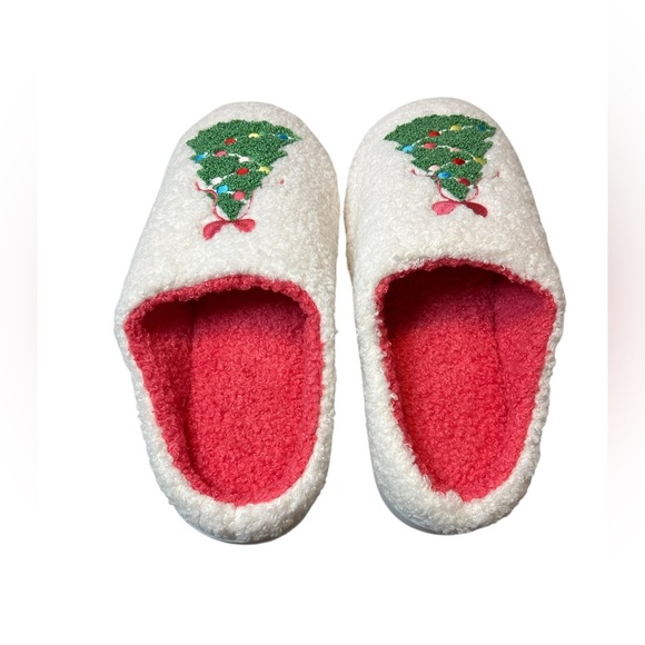 Simply Noelle Sole Envy Slippers Christmas Themed, rubber soles. New W 9/10 - Picture 2 of 5
